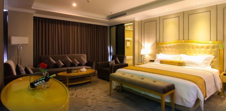 Golden Phoenix International Hotel 10/51