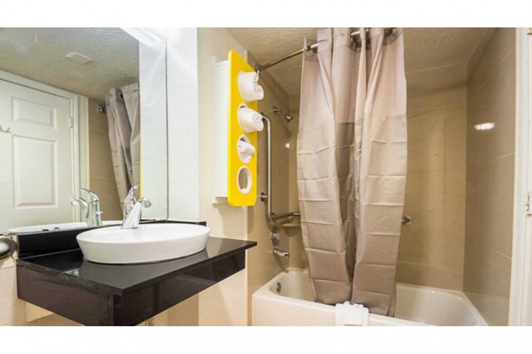 Motel6 Garland, TX - Northeast Dallas 8/43