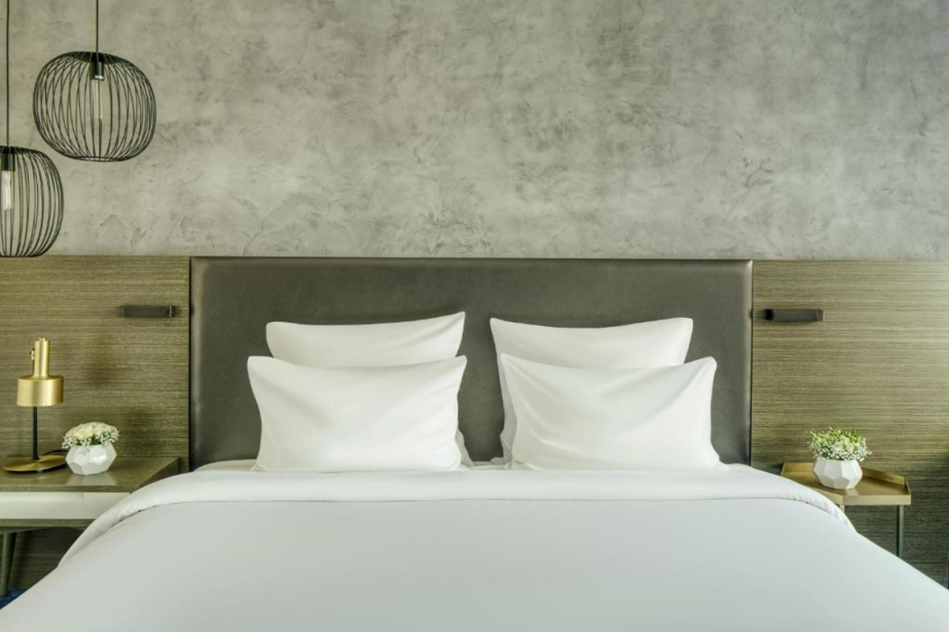 Pullman Hotel Sharjah 10/63