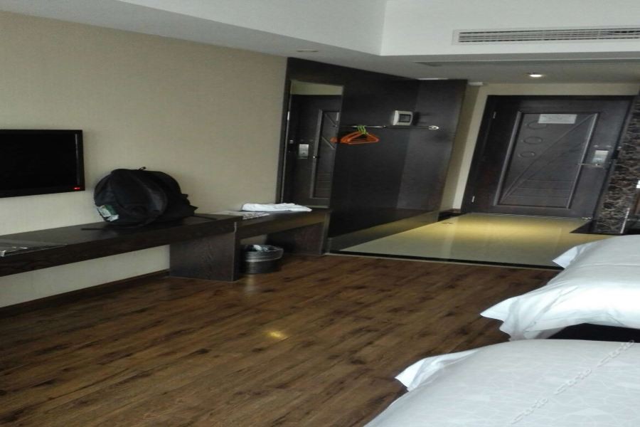 Manhadun Hotel 35/42