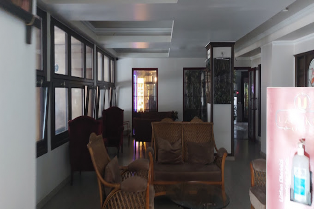 Lobby at Uzunkum Otel, TRABZON