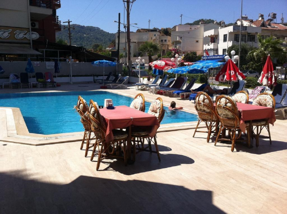 Oasis Hotel 16/30