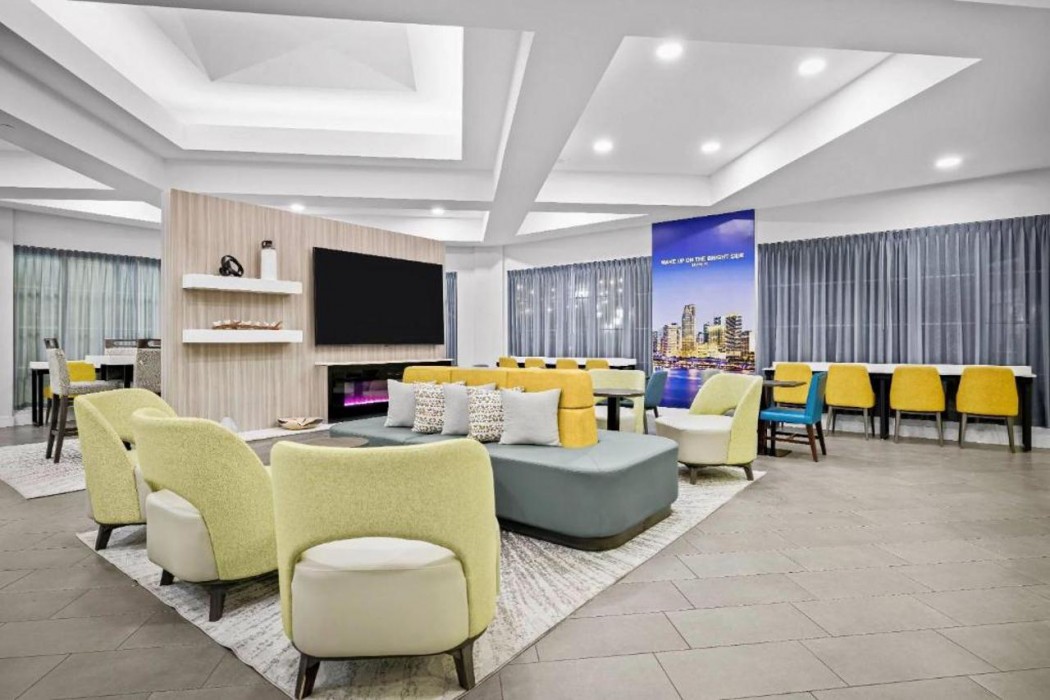 La Quinta Inn and Suites by Wyndham Miami Airport West 10/60