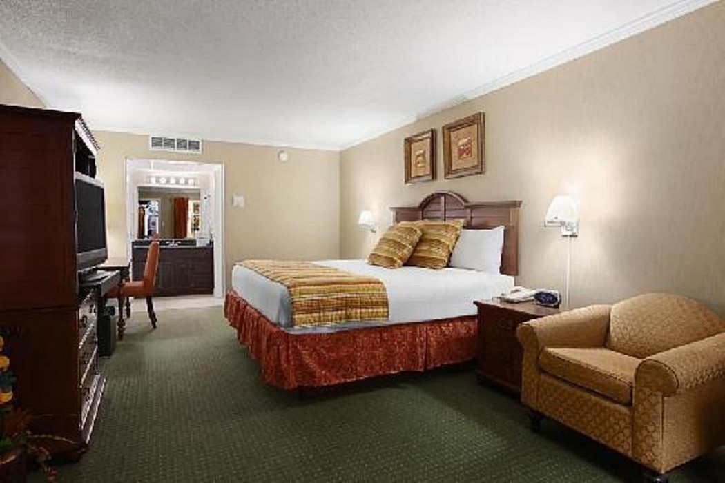 Howard Johnson By Wyndham Burlington 4/24