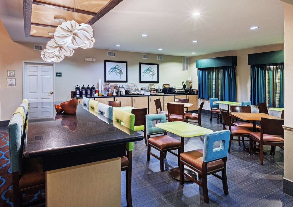 La Quinta Inn & Suites by Wyndham Pasadena 17/32