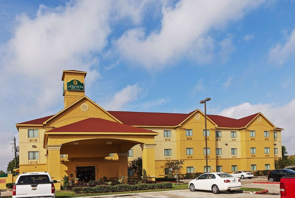 La Quinta Inn & Suites by Wyndham Pasadena 2/32