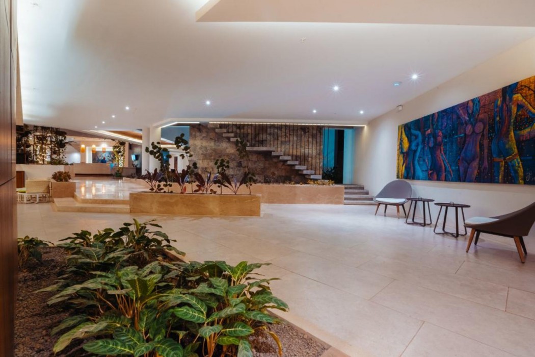 Azura Beach Resort - Adults Only 10/67