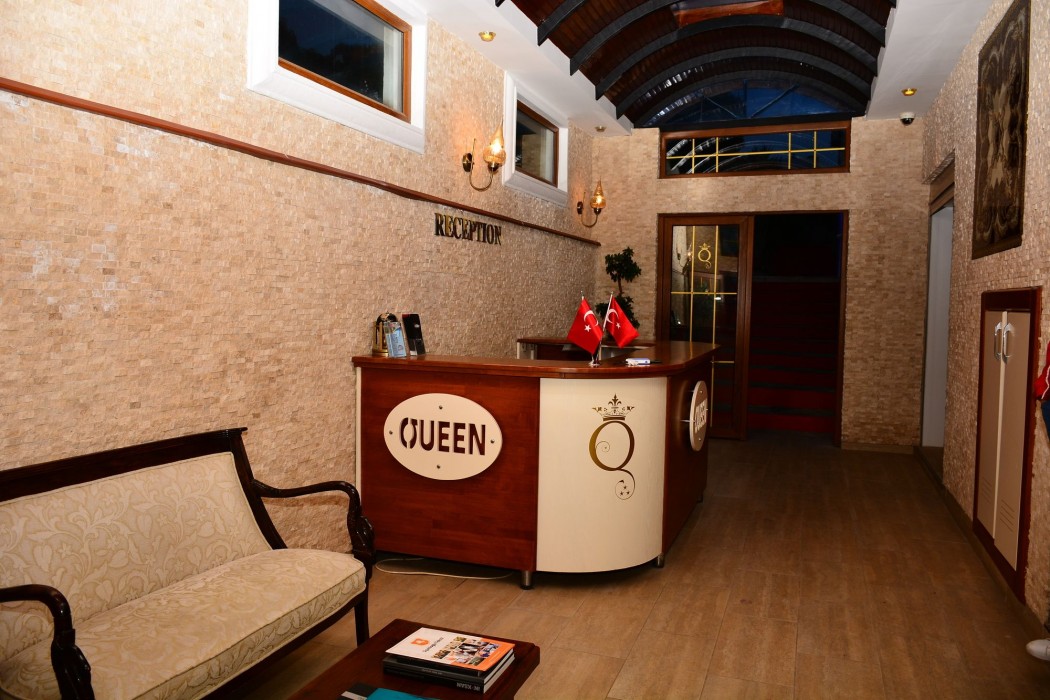 Queen Apart Hotel 12/88