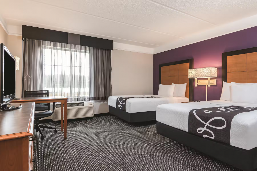 La Quinta Inn & Suites by Wyndham Univ Area Chapel Hill 16/67