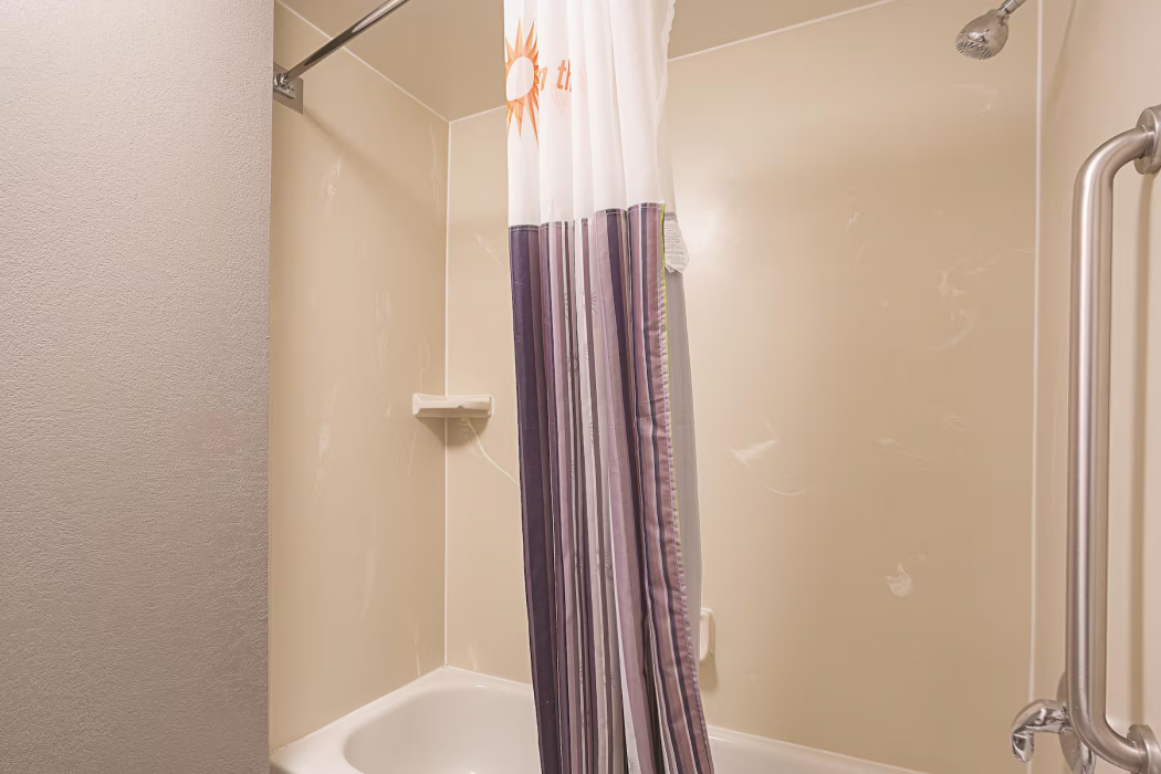 La Quinta Inn & Suites by Wyndham Univ Area Chapel Hill 34/67