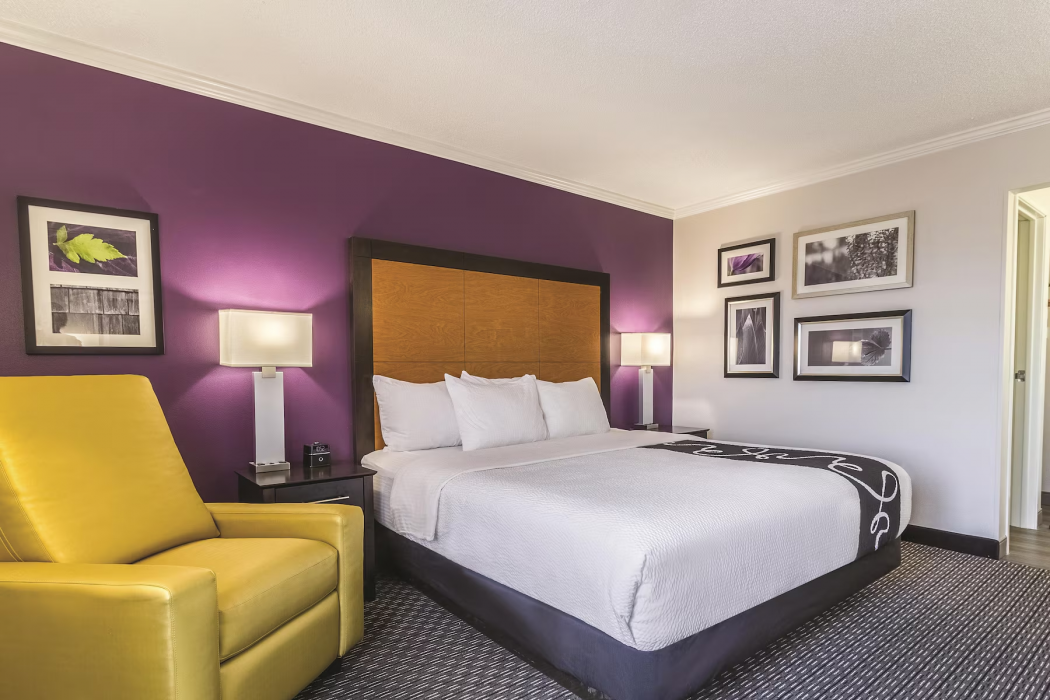 La Quinta Inn & Suites by Wyndham Univ Area Chapel Hill 24/67