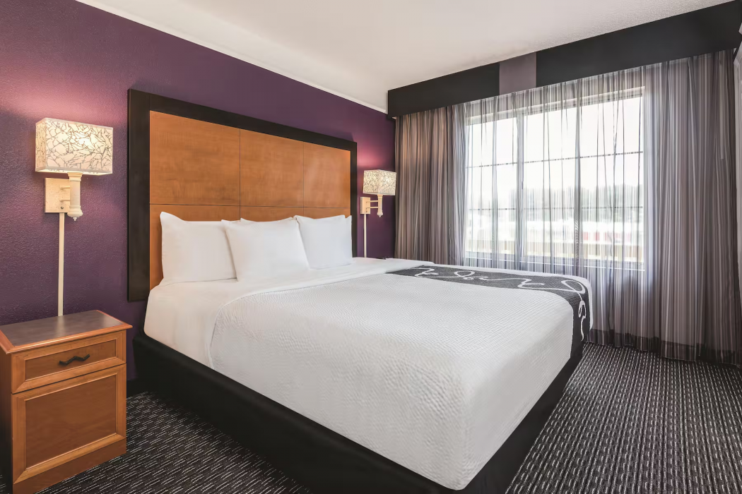 La Quinta Inn & Suites by Wyndham Univ Area Chapel Hill 17/67