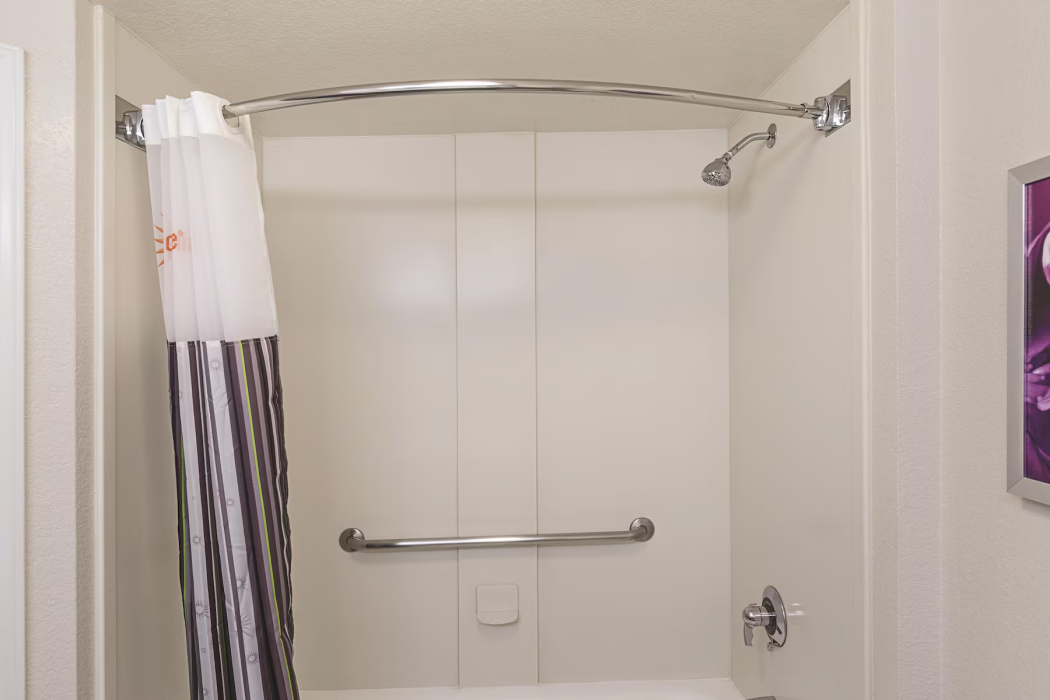 La Quinta Inn & Suites by Wyndham Univ Area Chapel Hill 36/67