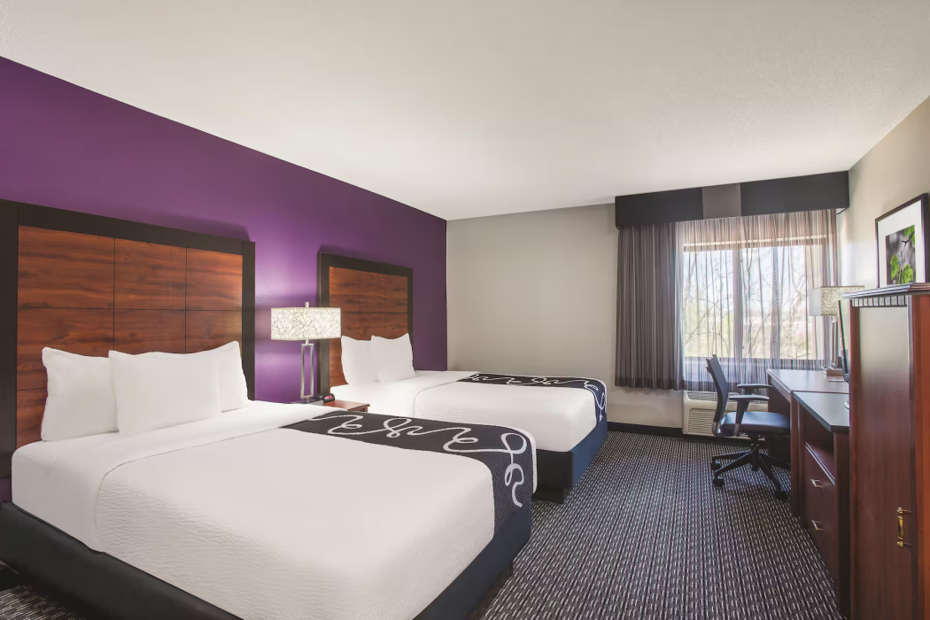 La Quinta Inn & Suites by Wyndham Univ Area Chapel Hill 25/67