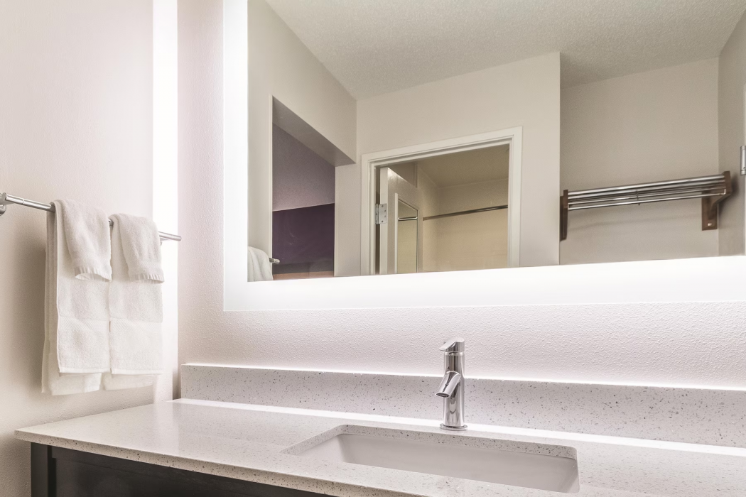 La Quinta Inn & Suites by Wyndham Univ Area Chapel Hill 33/67