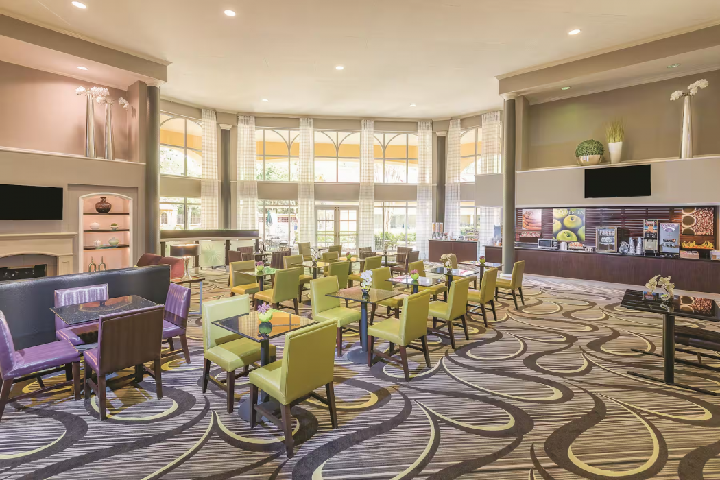 La Quinta Inn & Suites by Wyndham Univ Area Chapel Hill 41/67