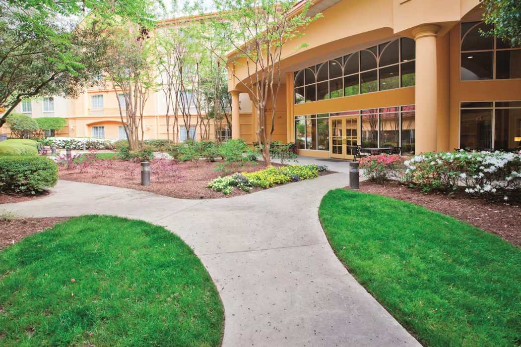 La Quinta Inn & Suites by Wyndham Univ Area Chapel Hill 6/67