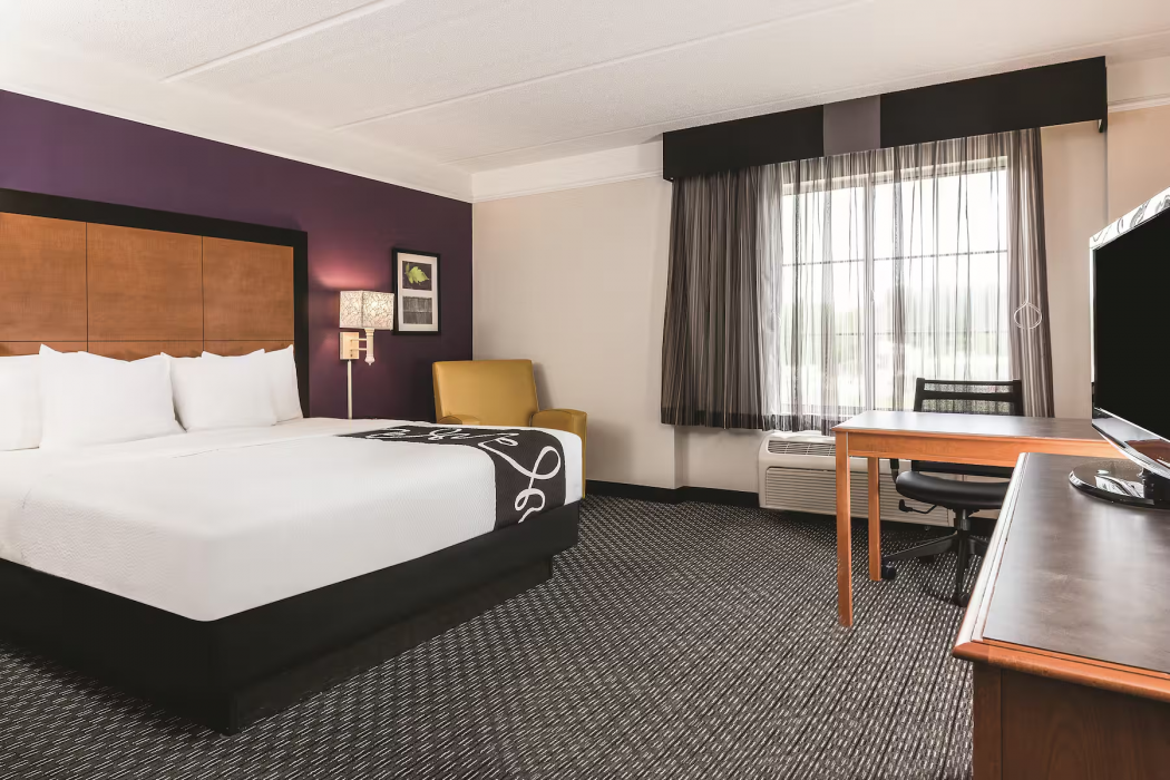 La Quinta Inn & Suites by Wyndham Univ Area Chapel Hill 28/67