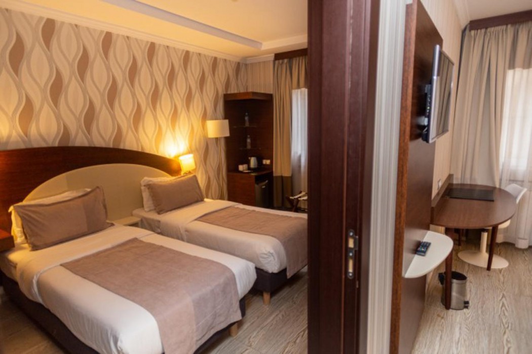 Hotel Rue D'or 7/58