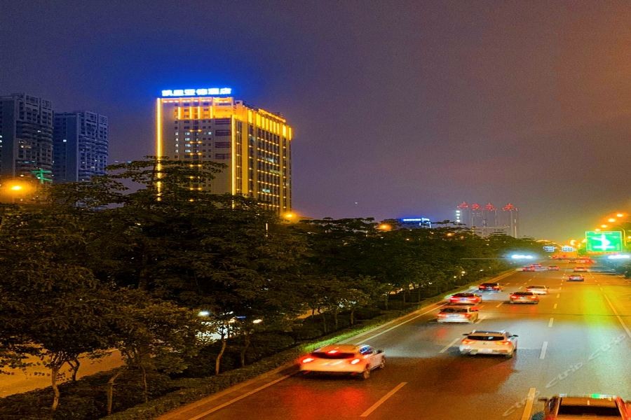 Kyriad Marvelous Hotel (Nanning Jiangnan Wanda Plaza) 17/24