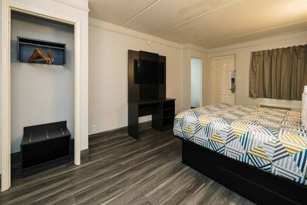 Motel6 Baytown, TX - Garth Rd 17/63