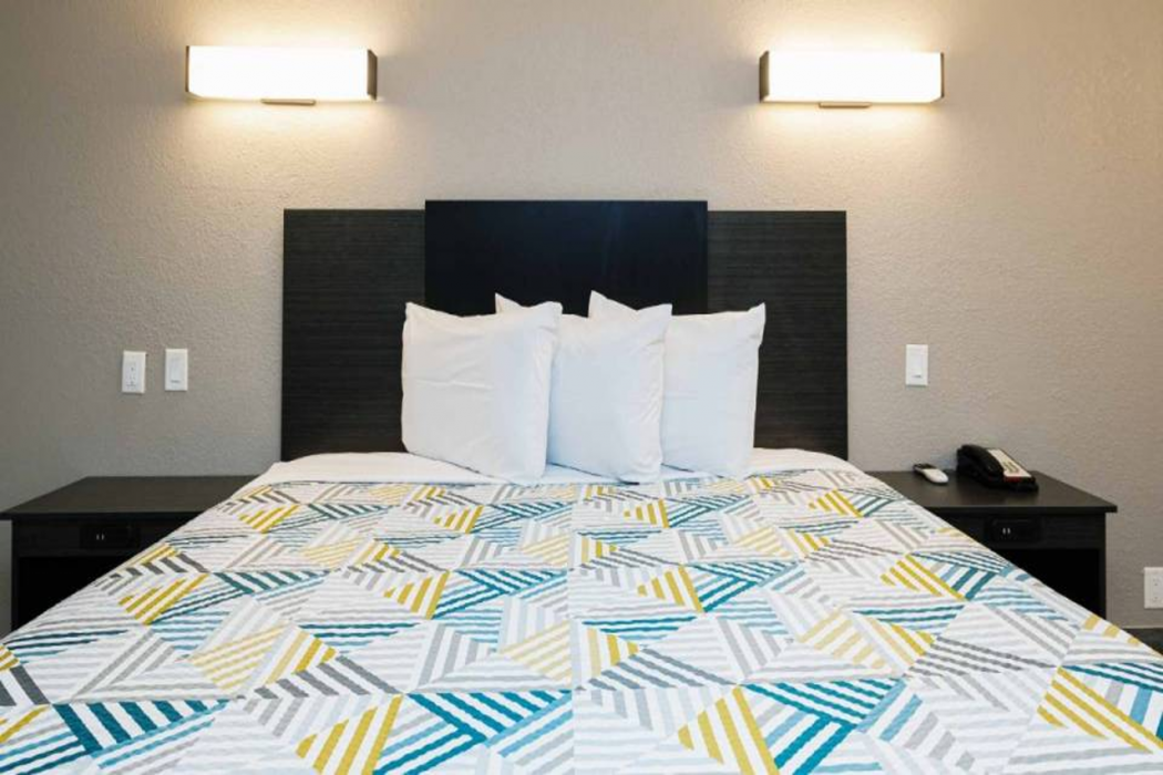 Motel6 Baytown, TX - Garth Rd 16/63