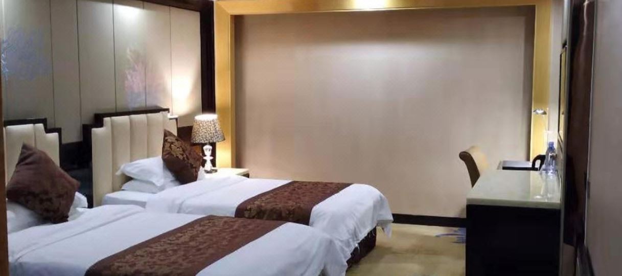 Weihua InternationaI Hotel 13/30