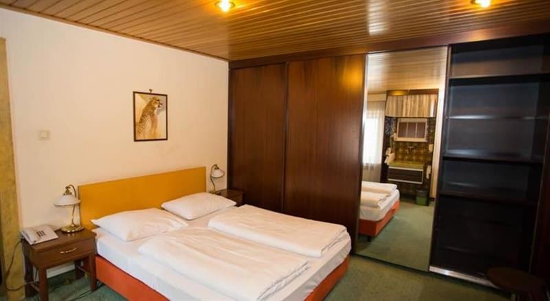 Hadrigan Hotel 26/69