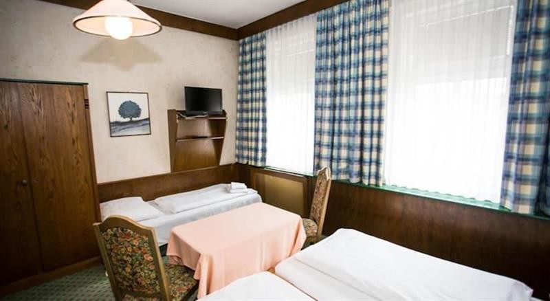 Hadrigan Hotel 30/69