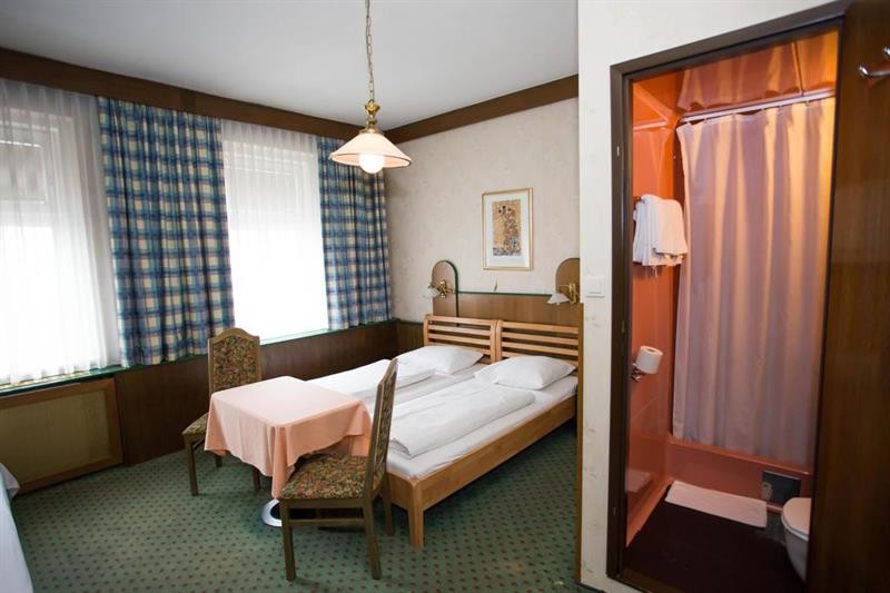 Hadrigan Hotel 36/69