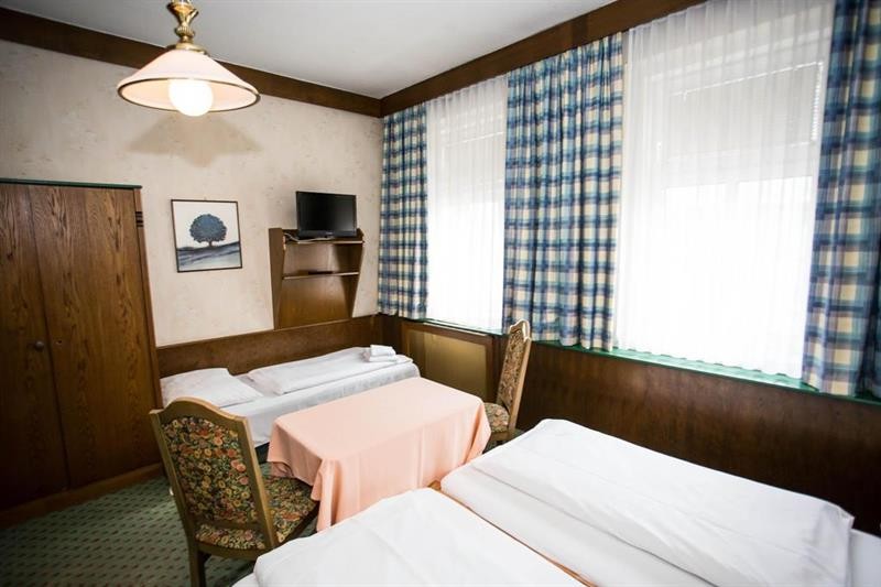 Hadrigan Hotel 27/69