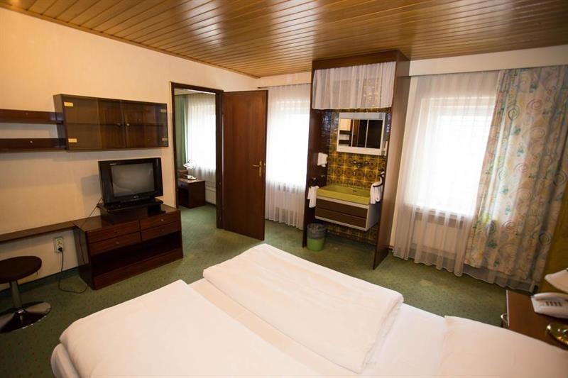 Hadrigan Hotel 34/69