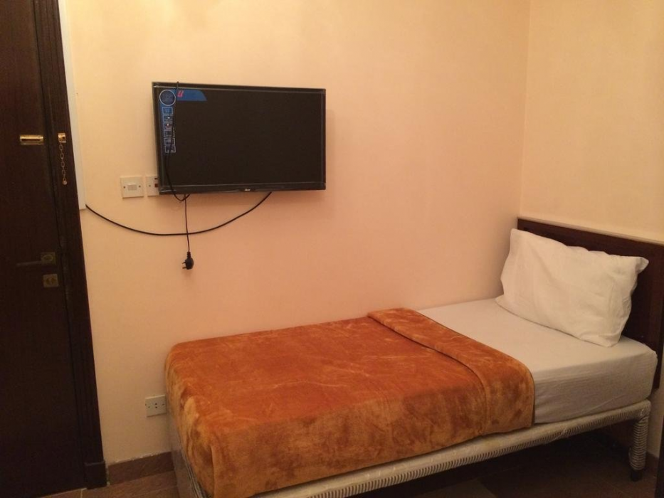 Room at Jawharat Aljewar Hotel, MAKKAH