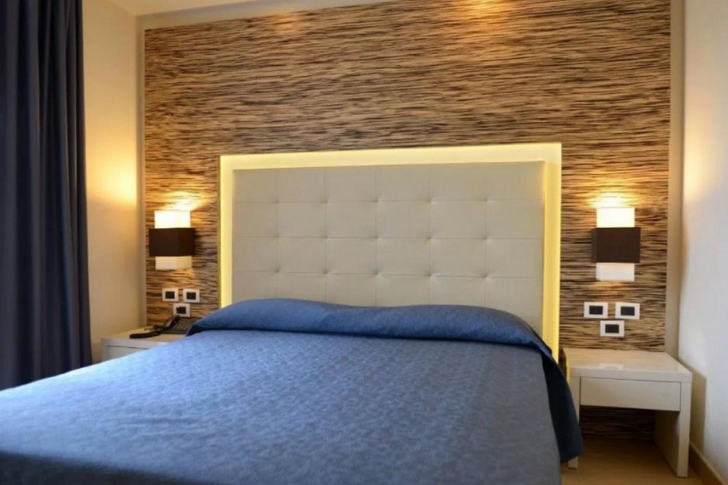 Prince Franklyn Hotel 18/55