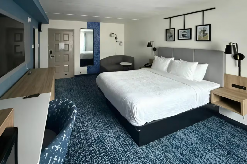 Sleep Inn & Suites Merrillville, IN 10/24