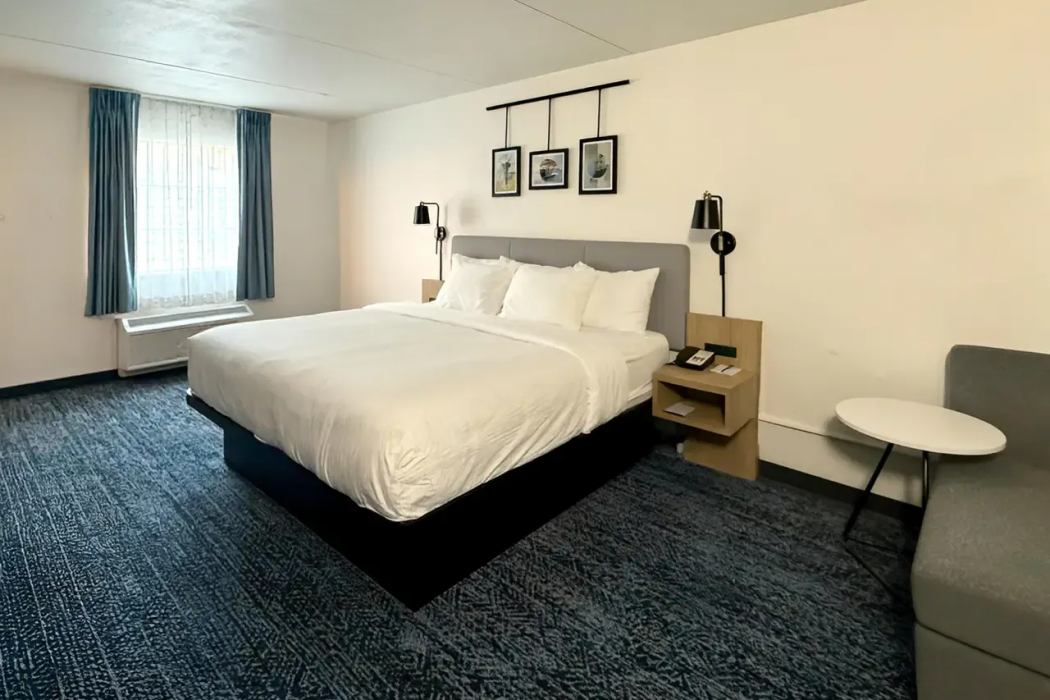 Sleep Inn & Suites Merrillville, IN 11/24