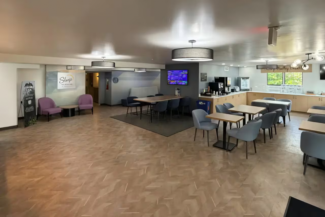 Sleep Inn & Suites Merrillville, IN 13/24