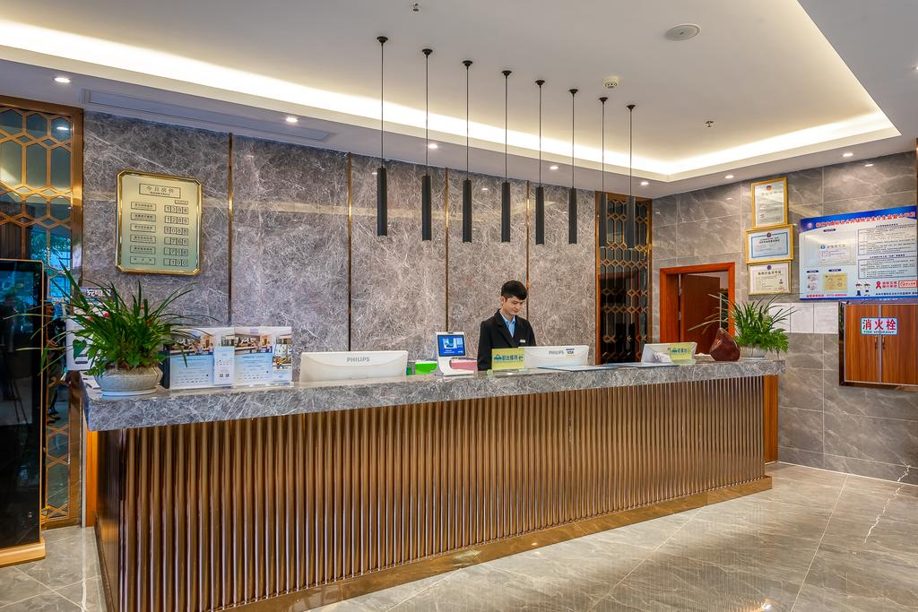 Days Inn by Wyndham Business Place Guilin Yishun 7/23