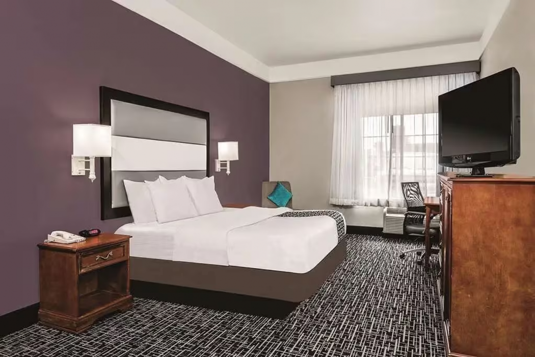 Quality Inn & Suites Rosenberg, TX 6/25
