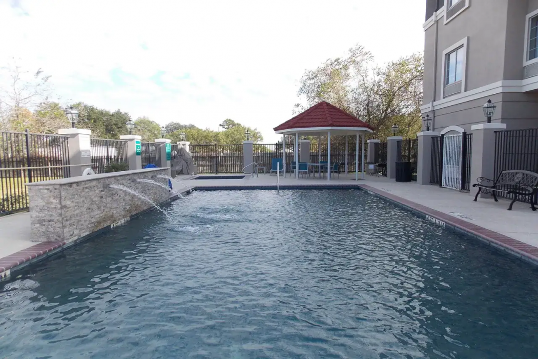 Quality Inn & Suites Rosenberg, TX 12/25