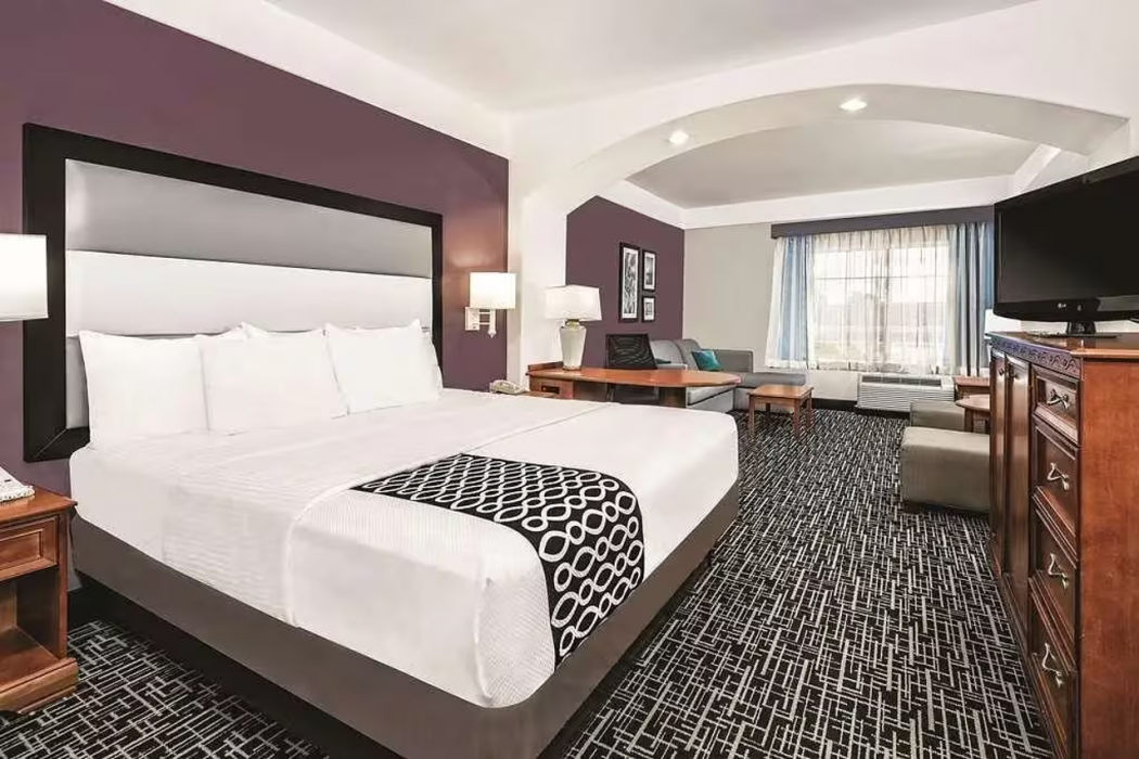 Quality Inn & Suites Rosenberg, TX 9/25