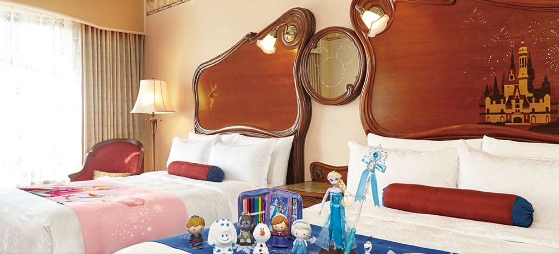 Disneyland Hotel 10/36