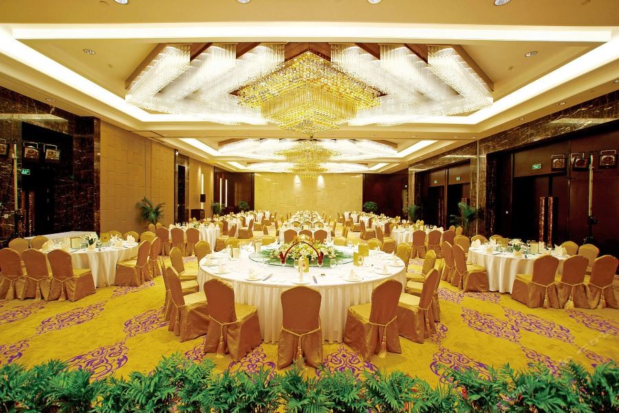 Cenbest Jinling Grand Hotel 25/60