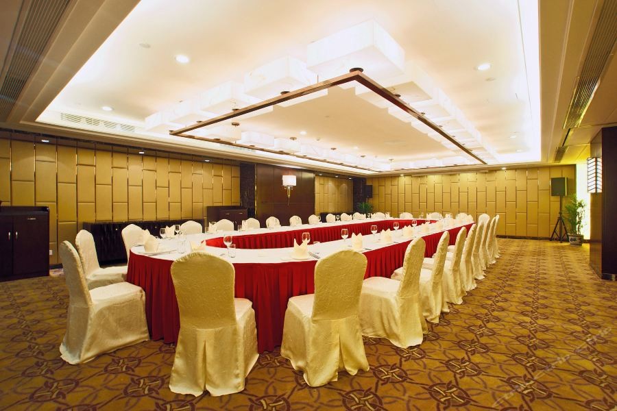 Cenbest Jinling Grand Hotel 31/60
