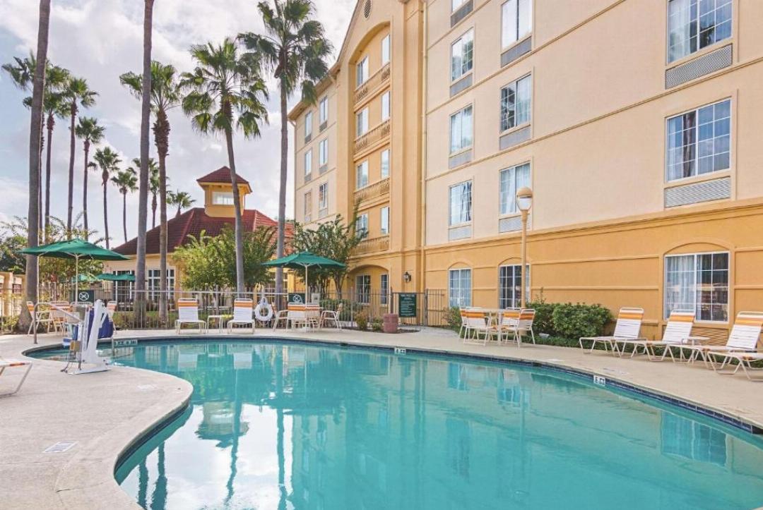 La Quinta Inn And Suites By Wyndham Orlando Airport North 20/45