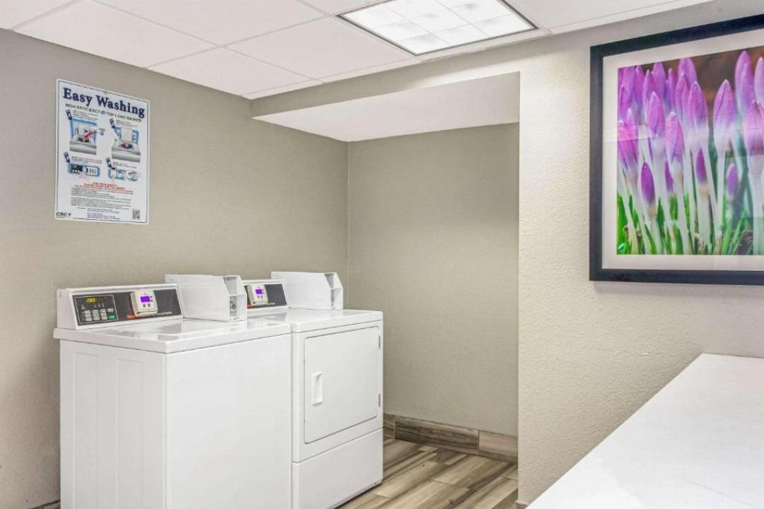 La Quinta Inn And Suites By Wyndham Orlando Airport North 17/45