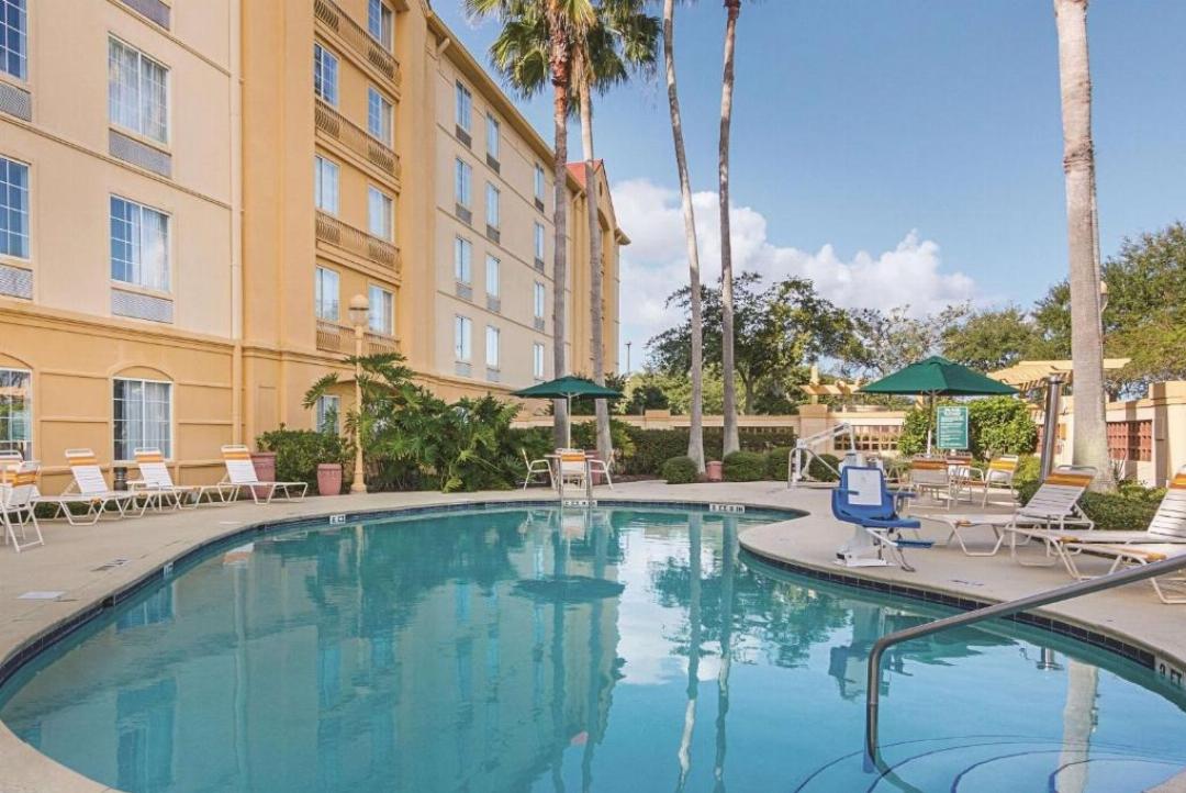 La Quinta Inn And Suites By Wyndham Orlando Airport North 21/45
