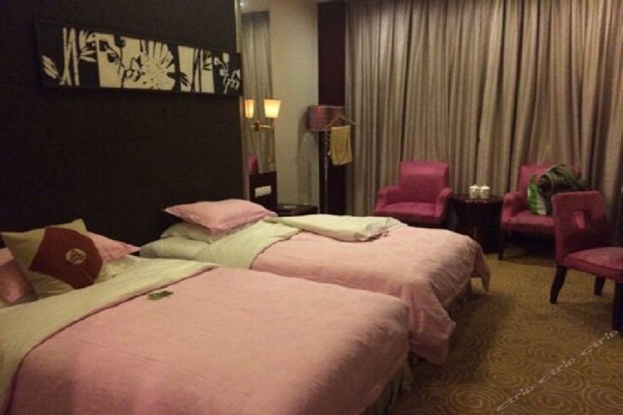 Huayu International Hotel 20/35