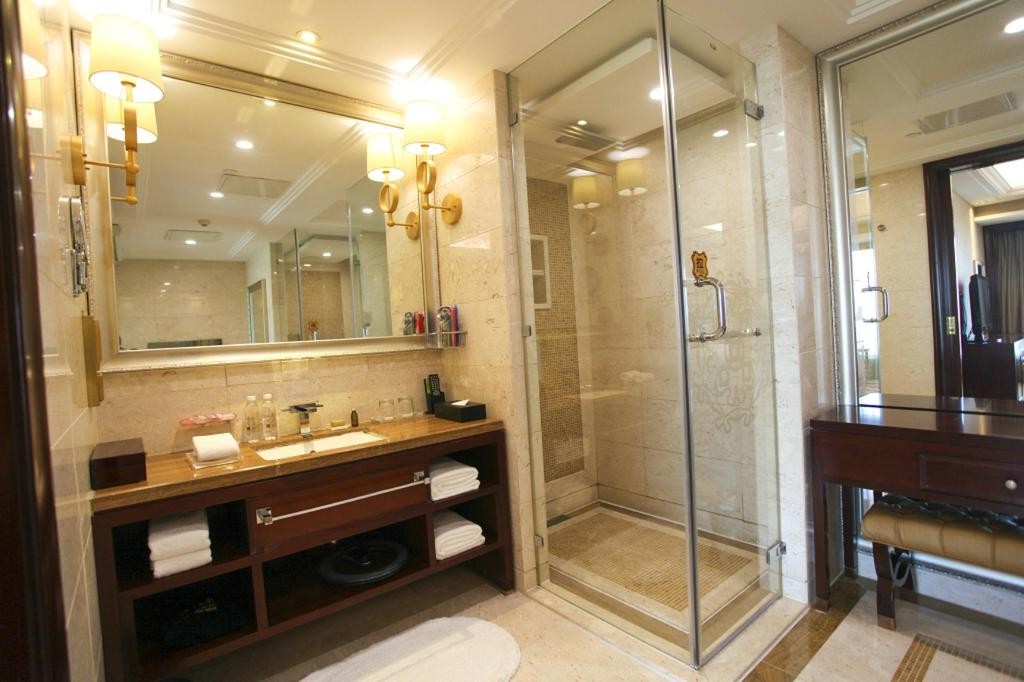 Shenyang Royal Wanxin Hotel 27/56
