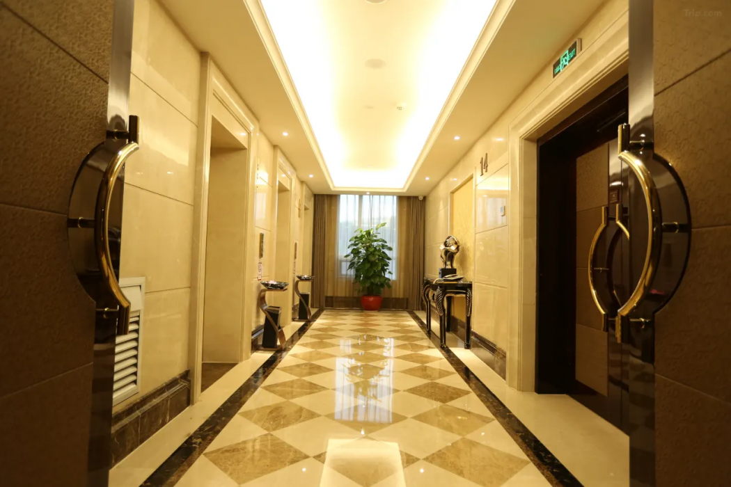 Ramada By Wyndham Chenzhou 6/19